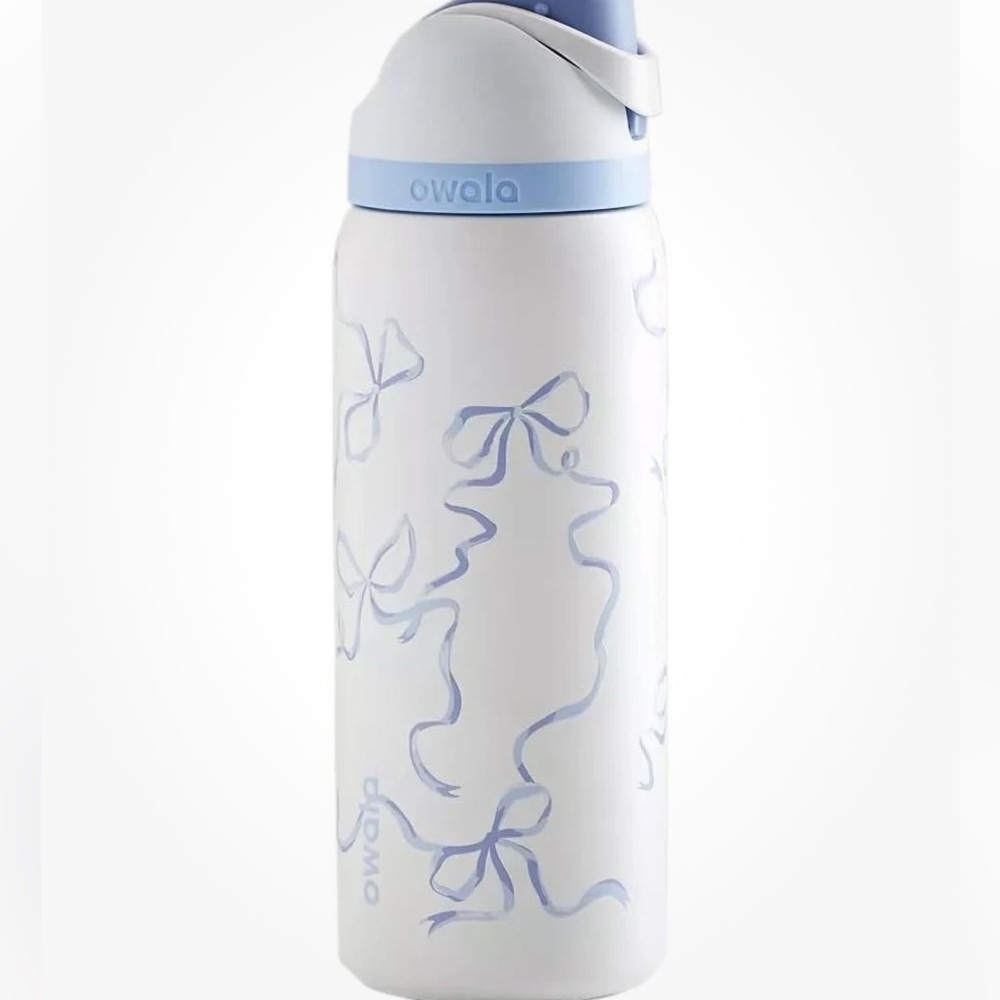 Owala Tied And True Blue Bows 32 Oz Freesip UO Exclusive